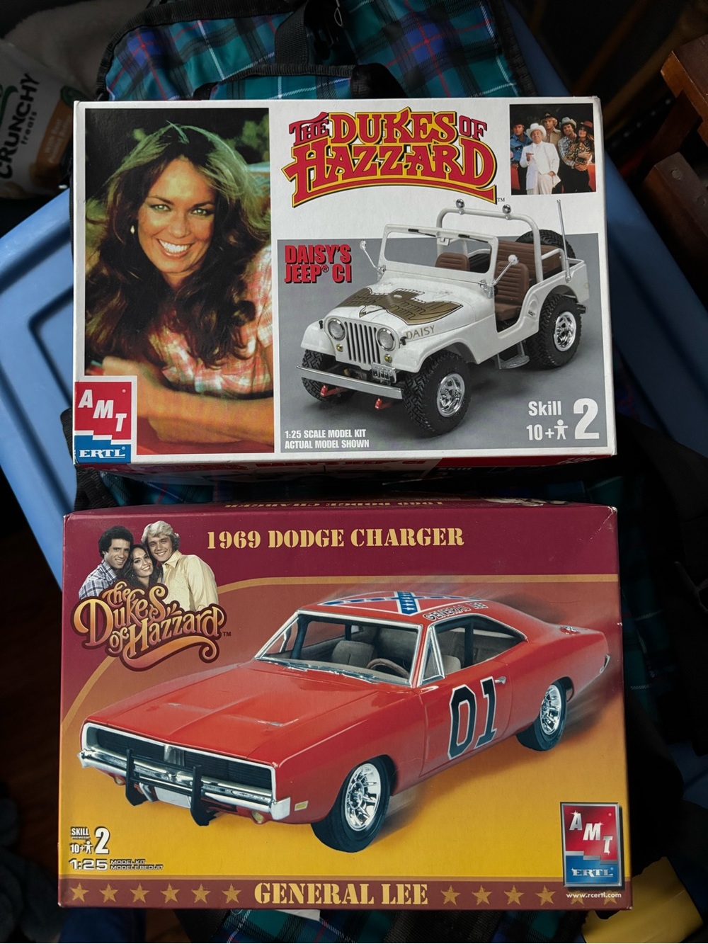 The Dukes of Hazzard Model Kit Duo - Daisy's Jeep & General Lee 1969 Charger